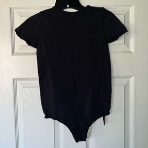 Skims Short Sleeve Black Bodysuit. Size S/M.